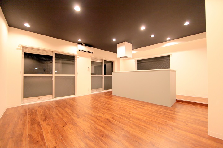 EVENING LIFE　／夕方からがおもしろい部屋